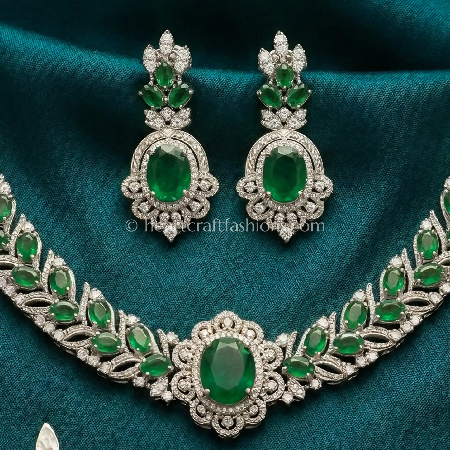 Emerald Grace Doublet Choker