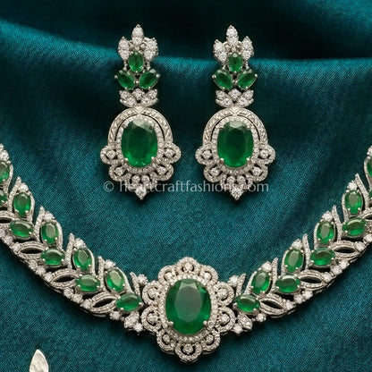Emerald Grace Doublet Choker