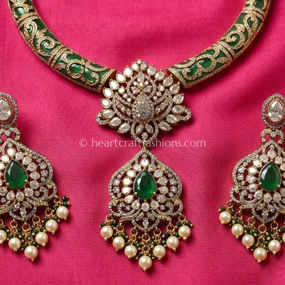 Emerald Green Moissanite Meenakari Hasli Pendant Set