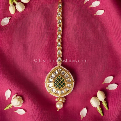 Emerald Heart Pachi Kundan Maang Tikka