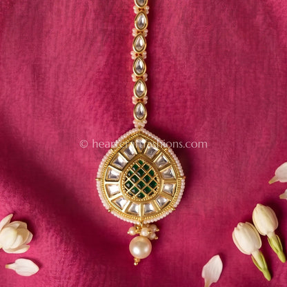 Emerald Heart Pachi Kundan Maang Tikka