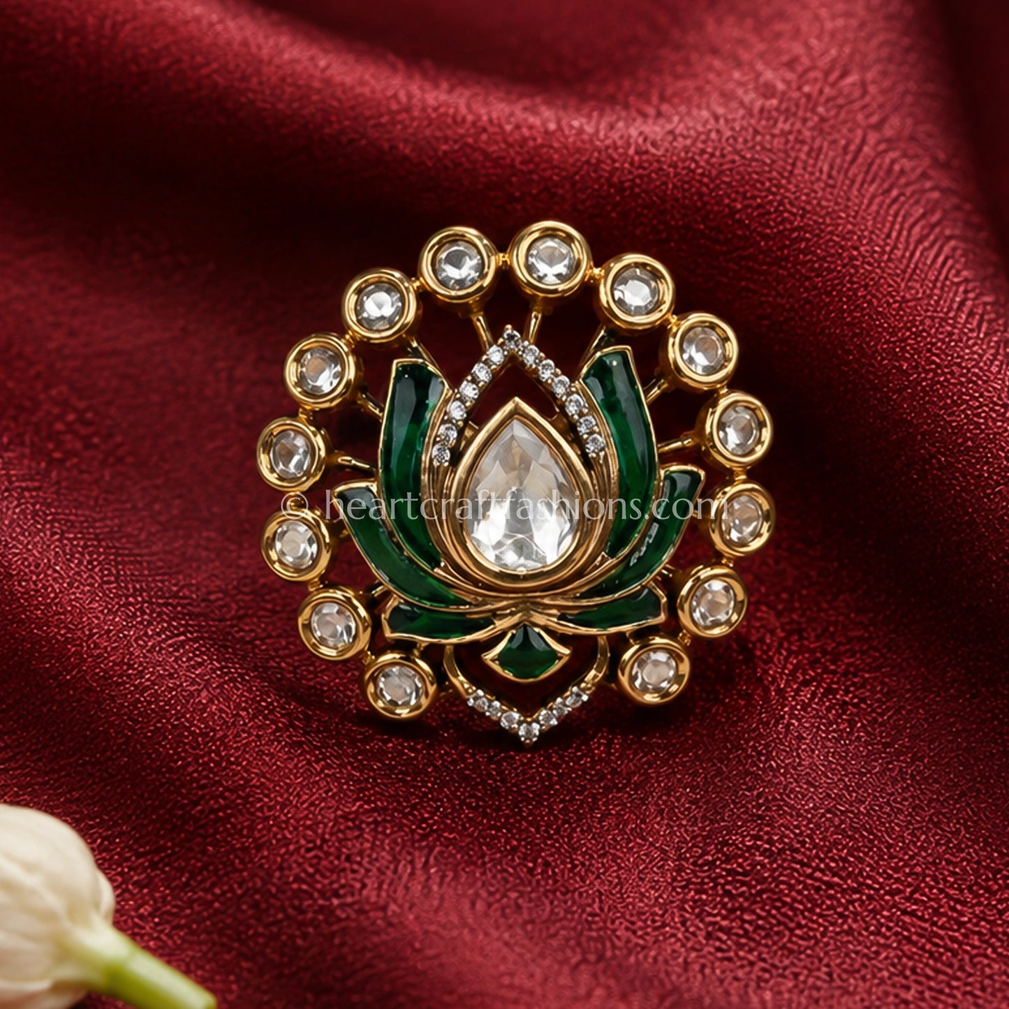 Emerald Lotus pushp Sunehri kundan Ring