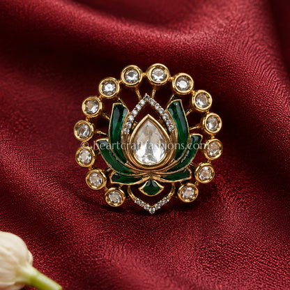 Emerald Lotus pushp Sunehri kundan Ring