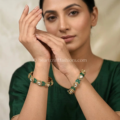 Emerald Pear Sunehri Kundan Bangles