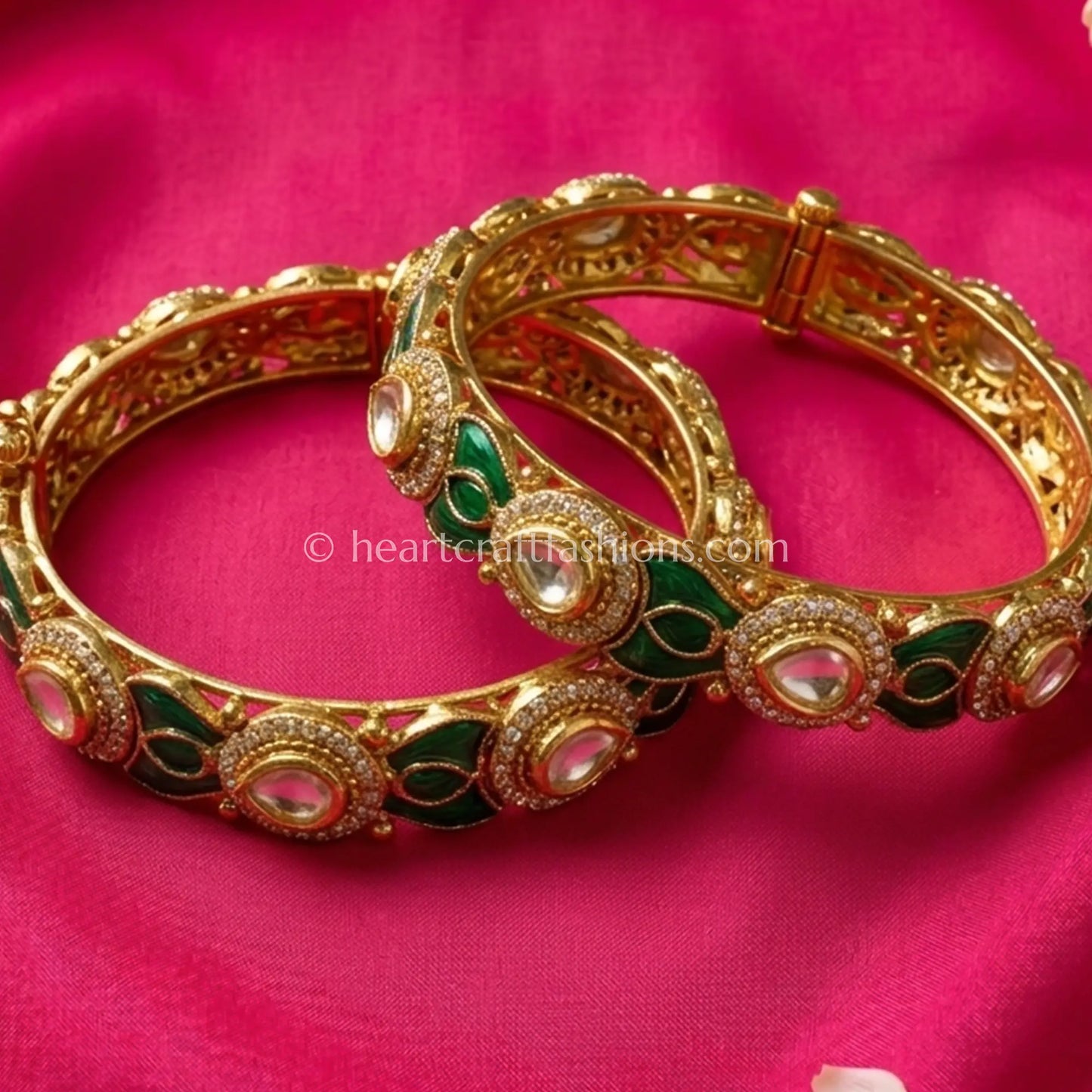 Emerald Pear Sunehri Kundan Bangles
