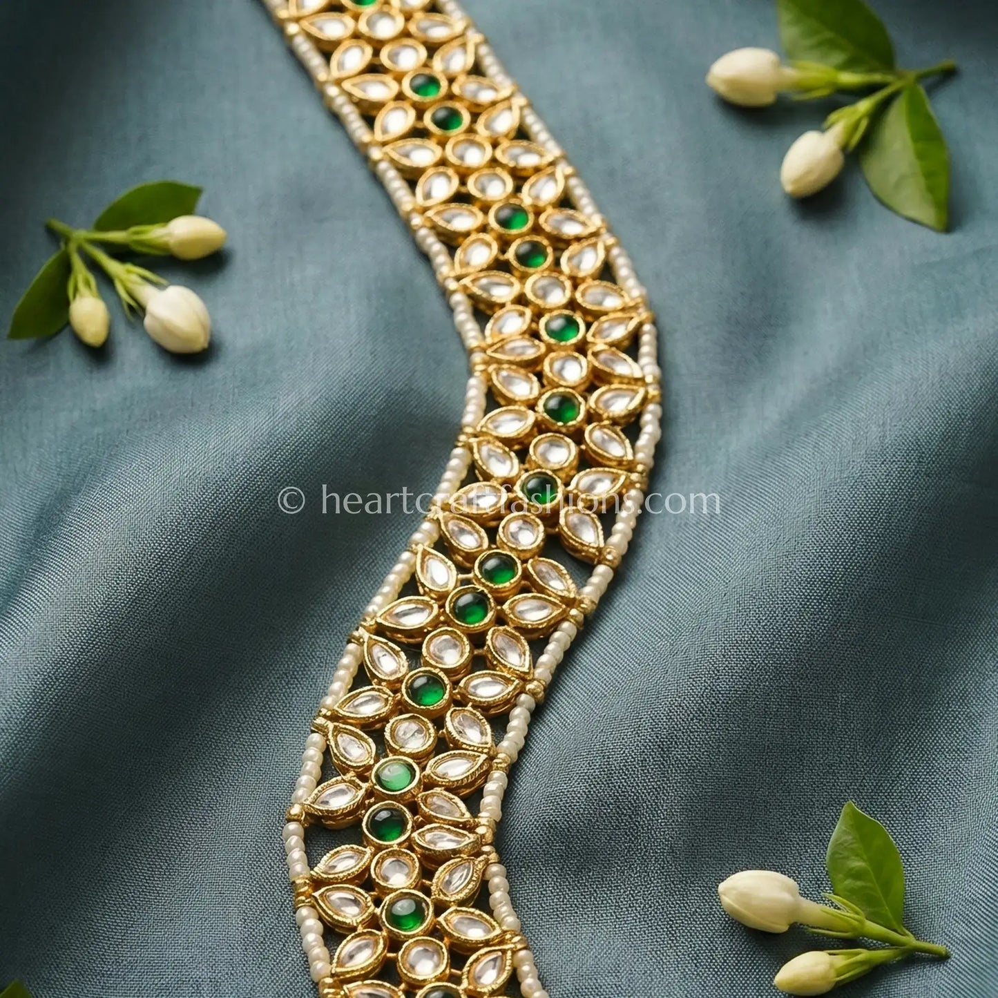 Emerald Radiance Sunehri Kundan Bridal Sheeshpatti