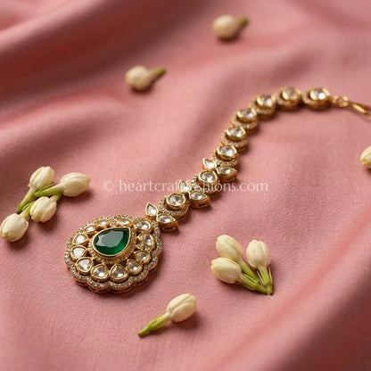 Emerald Sunehri Kundan Maang Tikka