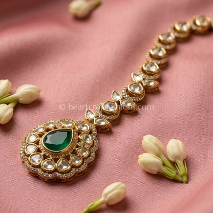 Emerald Sunehri Kundan Maang Tikka