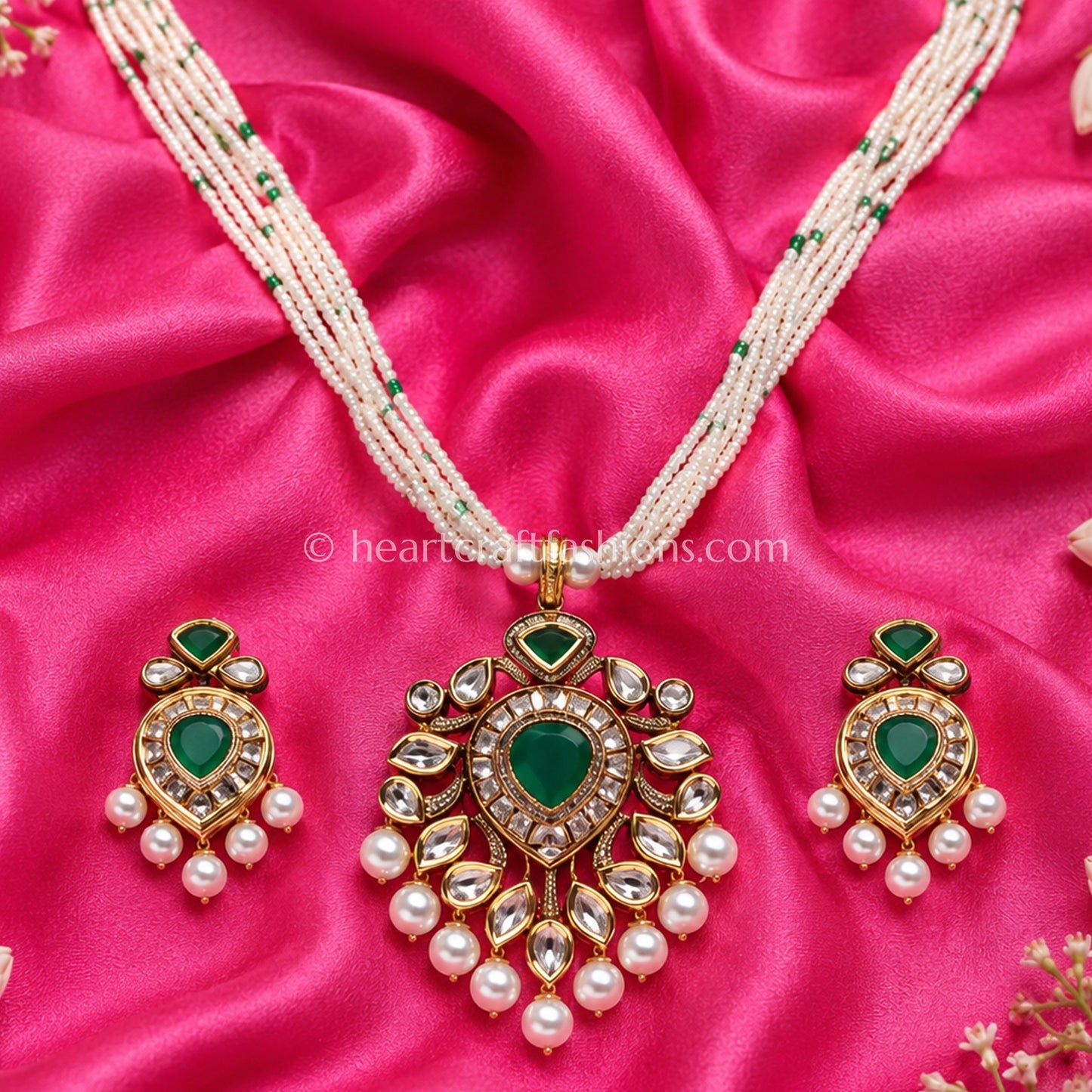 Emerald Sunehri Kundan Pearl Pendant Set
