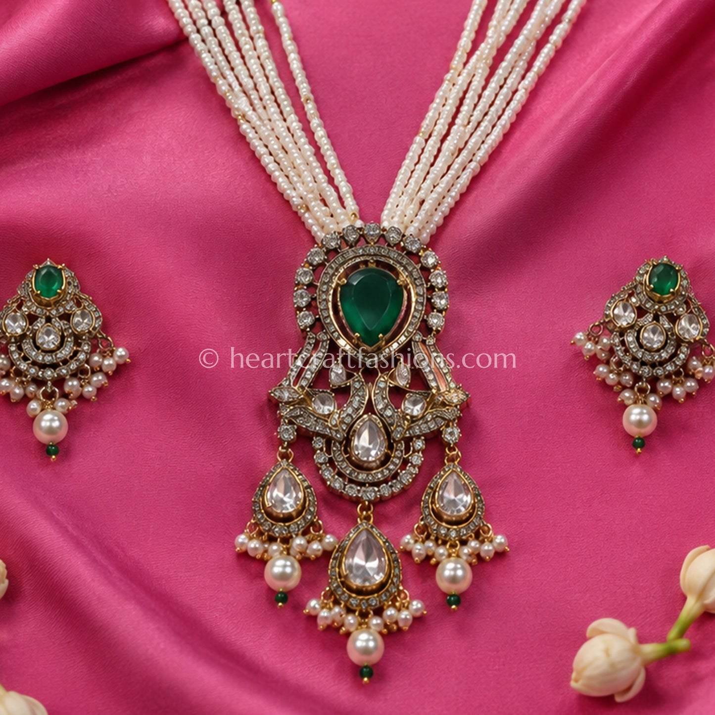 Emerald Sunehri Kundan Pearl Pendant Set