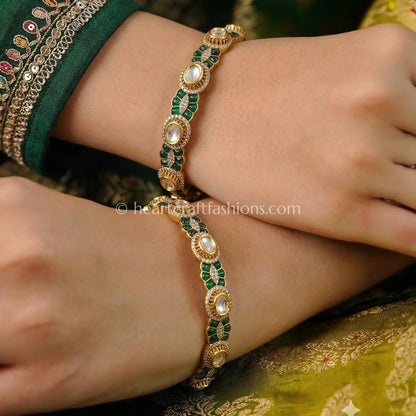 Emerald Sunehri Kundan Sleek Bangles
