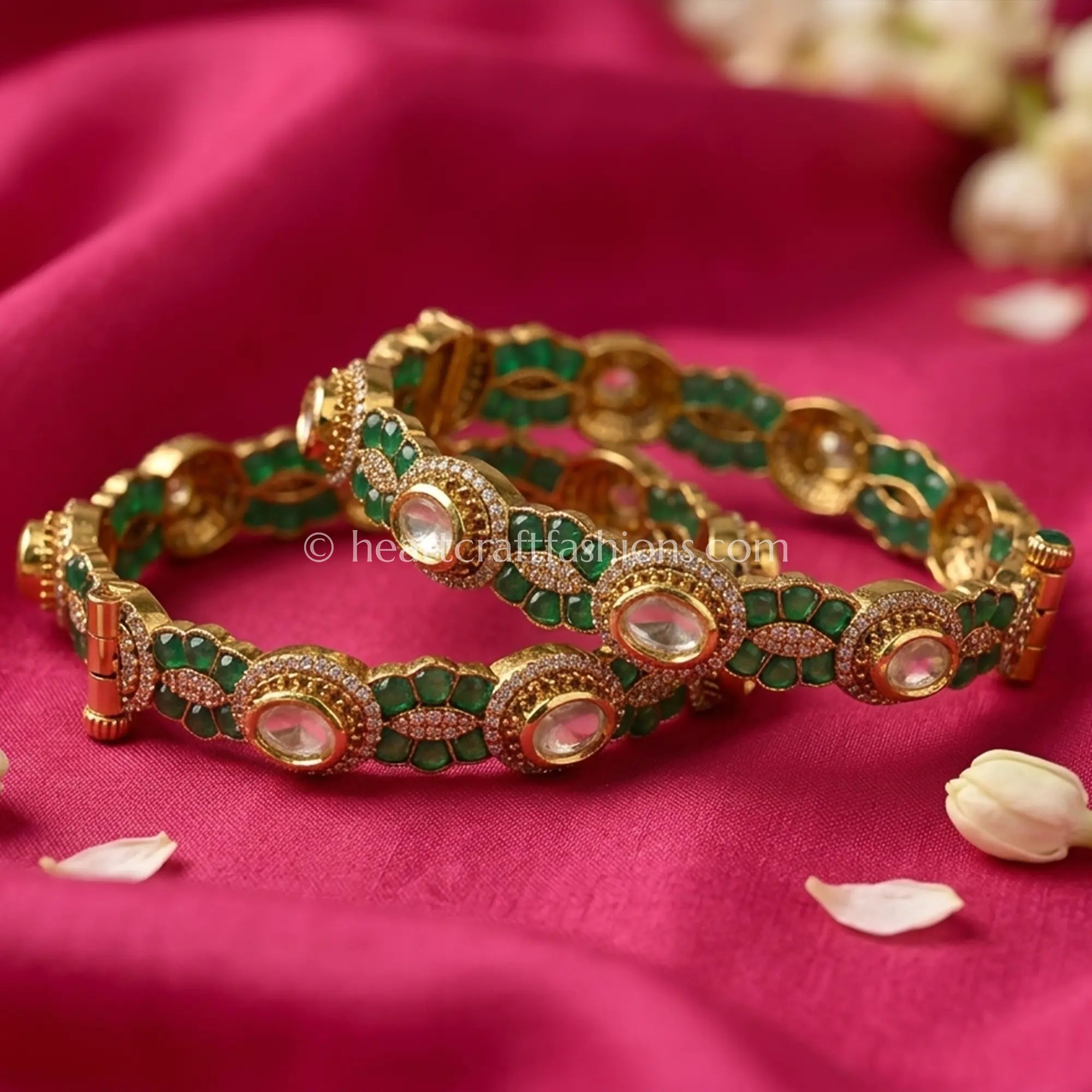 Emerald Sunehri Kundan Sleek Bangles