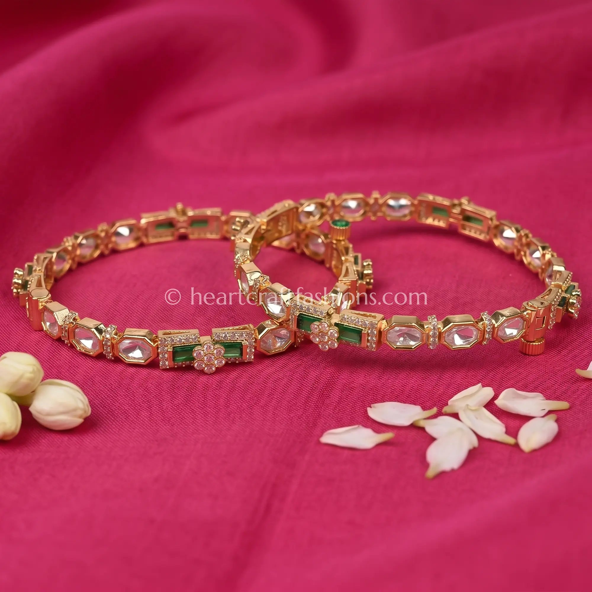 Emerald Sunehri Kundan Sleek Bangles