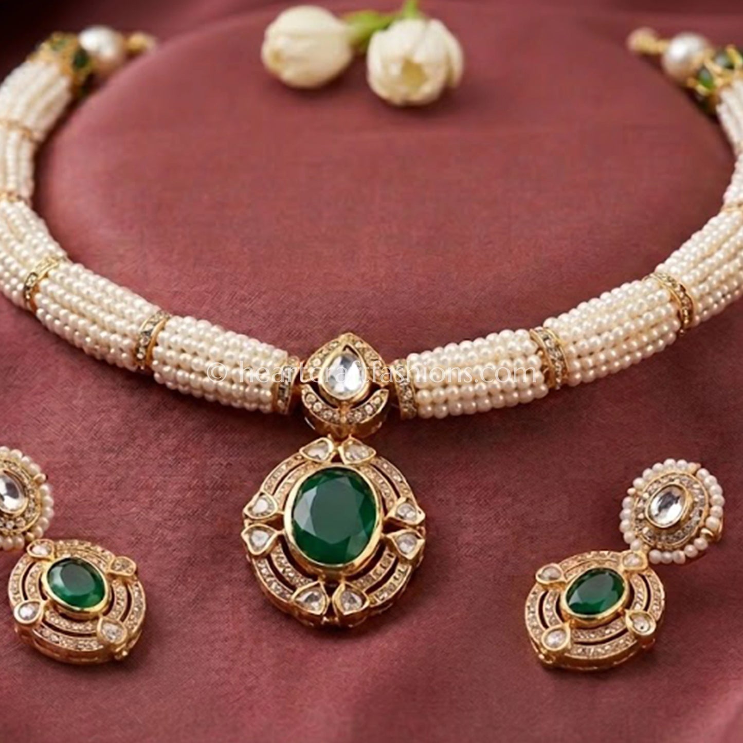 Emerald Sunehri Kundan Sleek Hasli Set