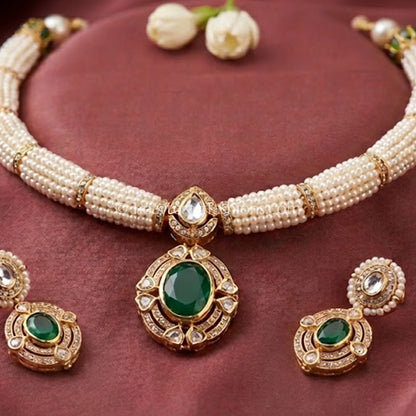 Emerald Sunehri Kundan Sleek Hasli Set