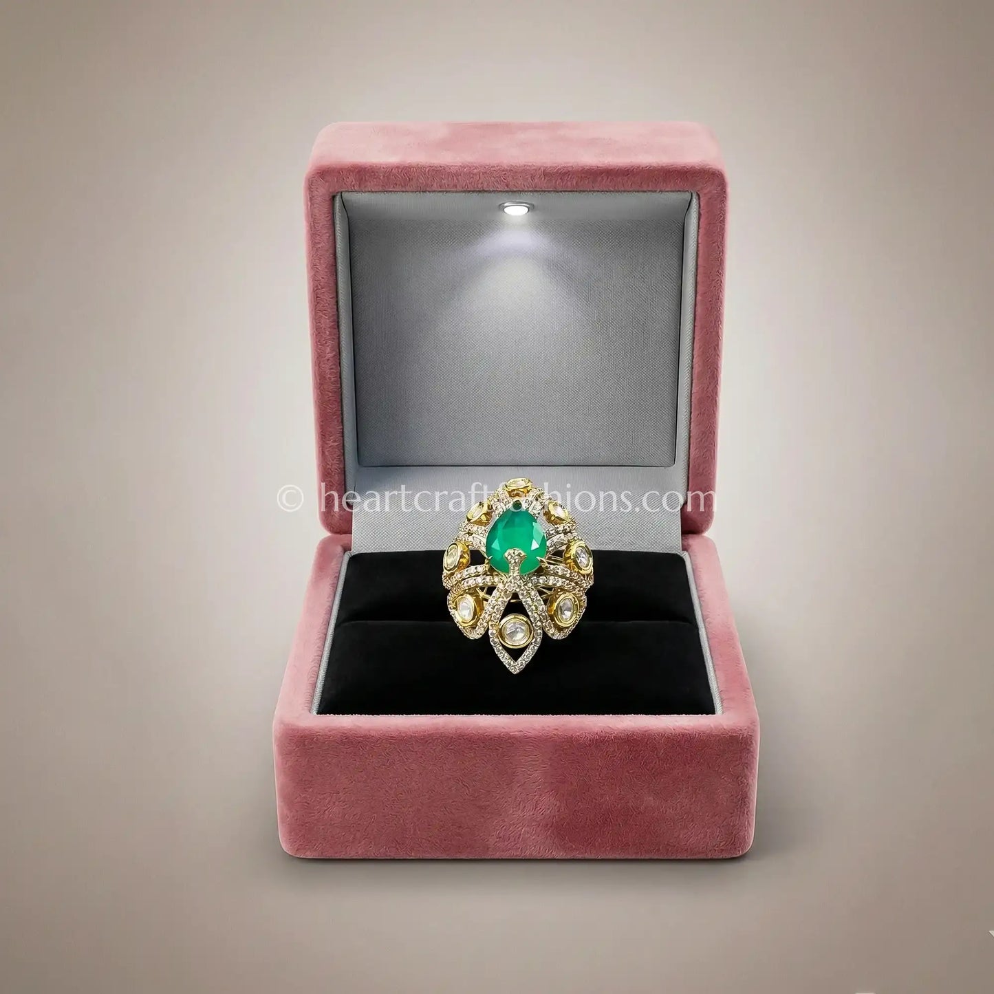 Sunehri Kundan Emerald Teardrop Doublet Ring