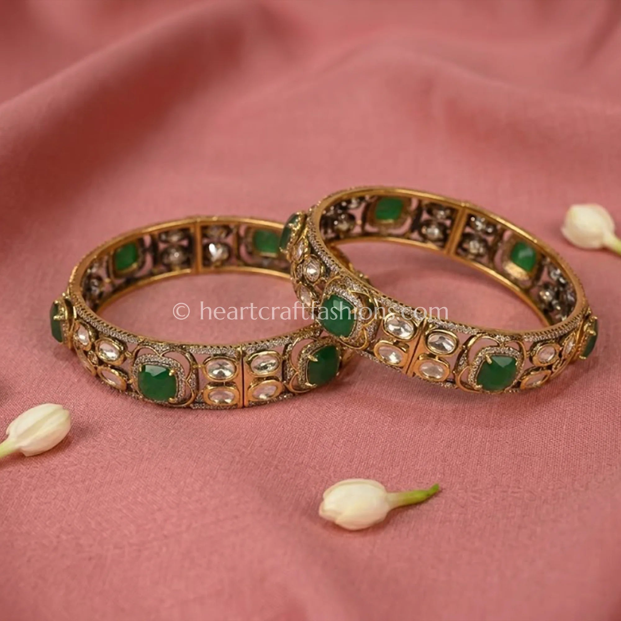 Emerald Doublet Sunehri Kundan Bangles
