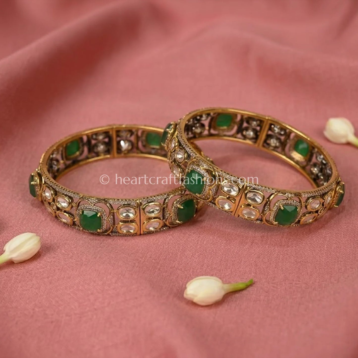 Emerald Doublet Sunehri Kundan Bangles