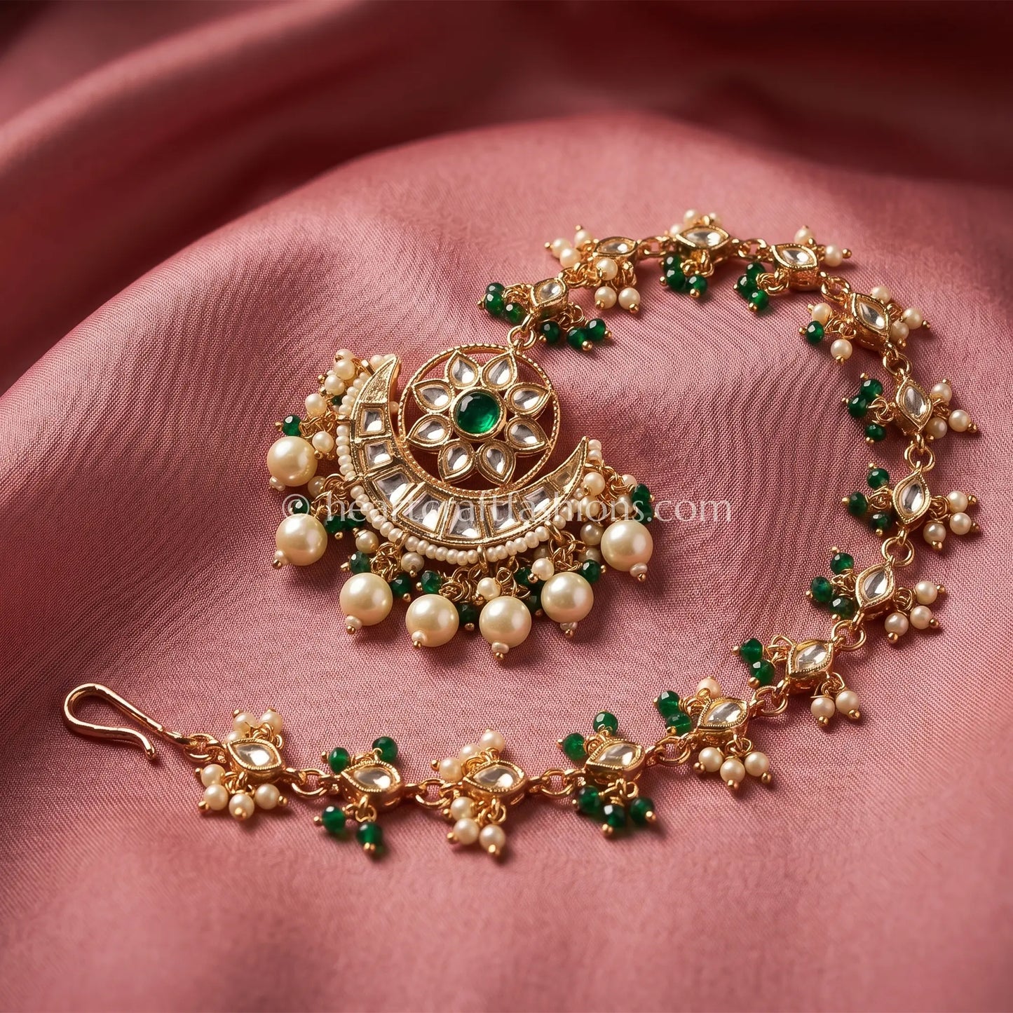 Emerald Pachi Kundan Maang Tikka