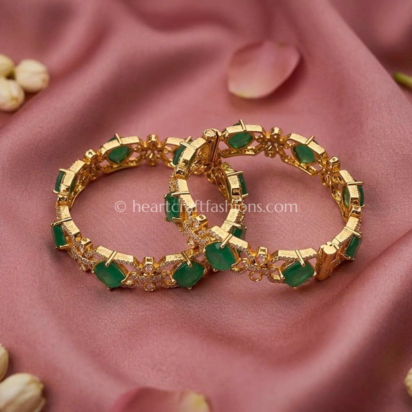Emerald Sunehri Kundan Doublet Bangles
