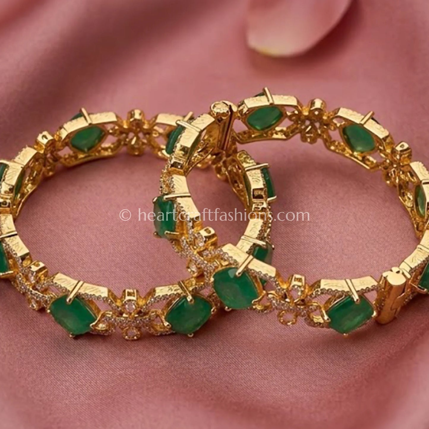 Emerald Sunehri Kundan Doublet Bangles