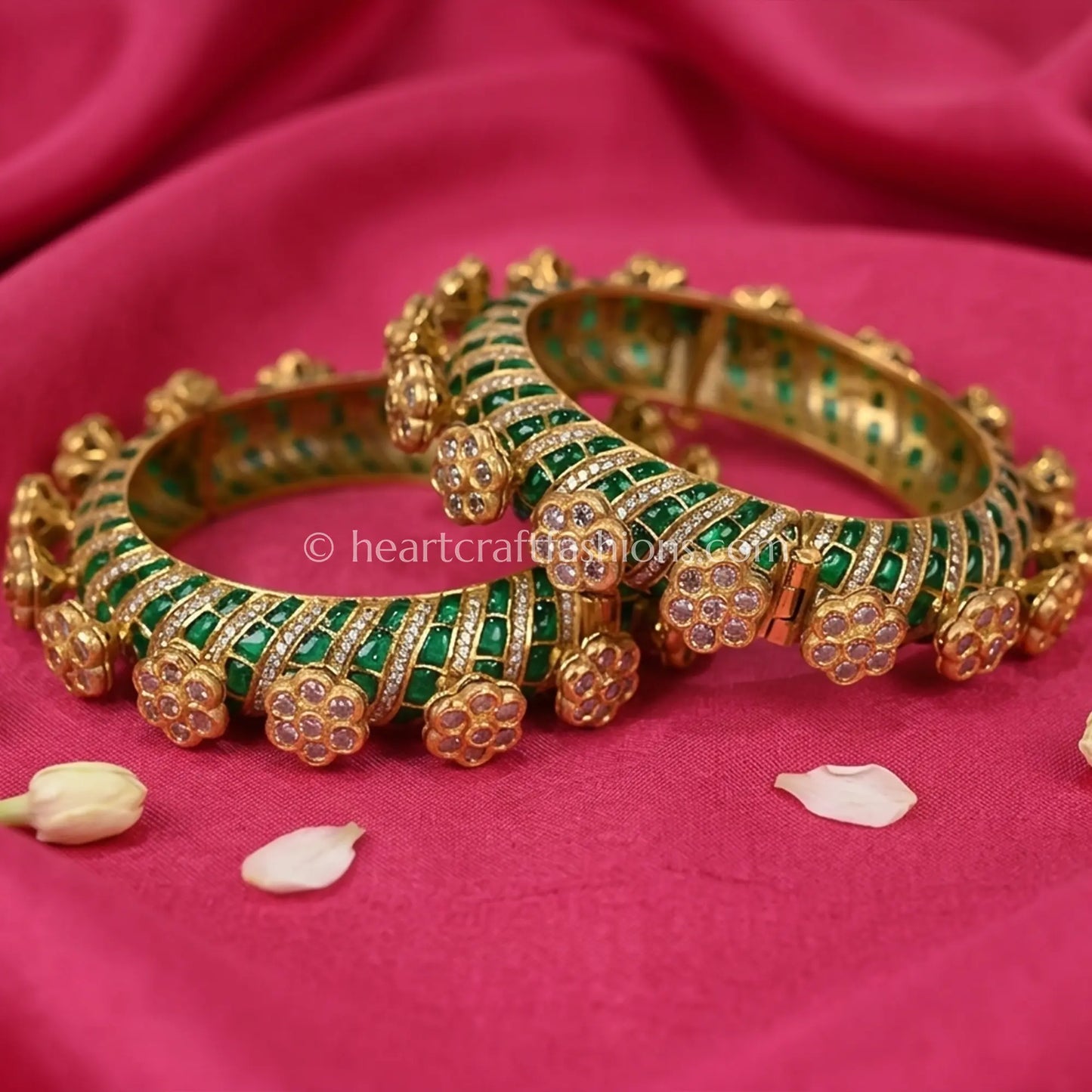 Emerald Sunehri Kundan Pacheli