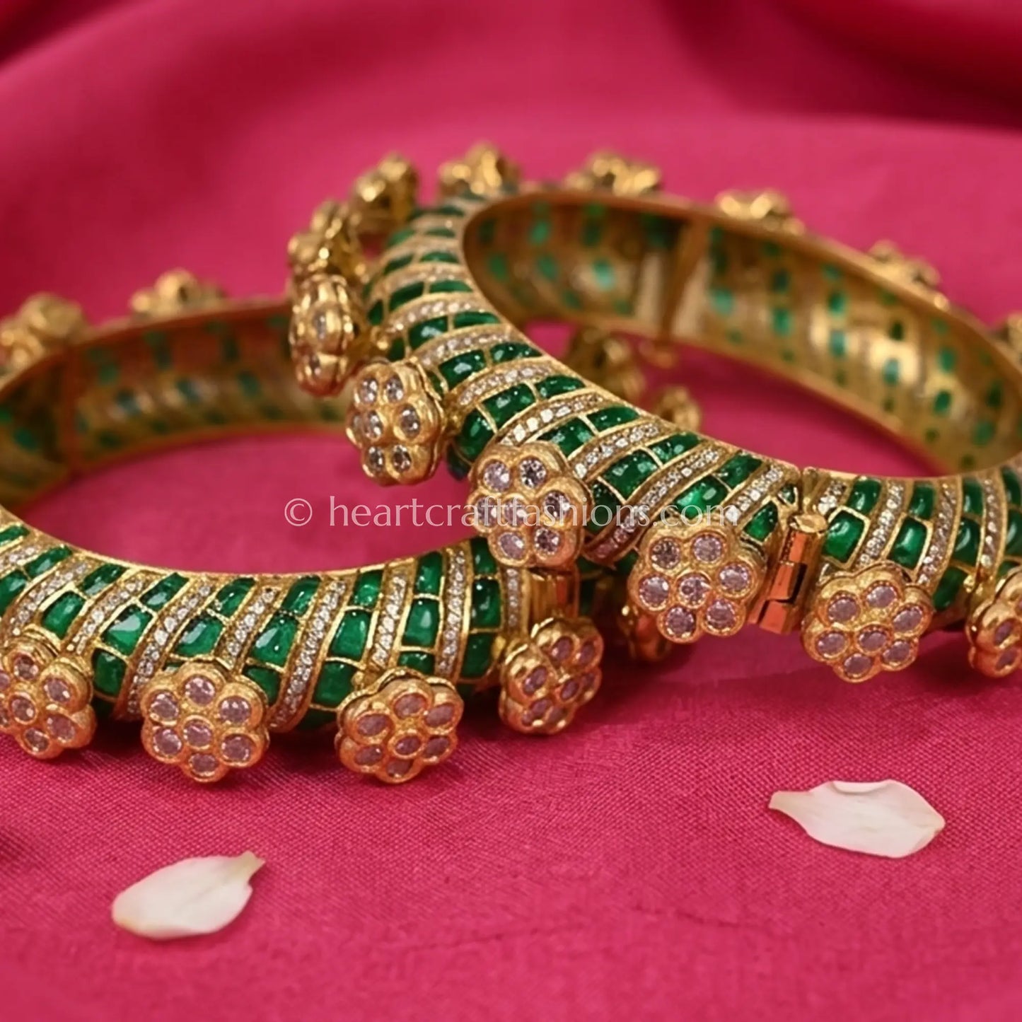 Emerald Sunehri Kundan Pacheli