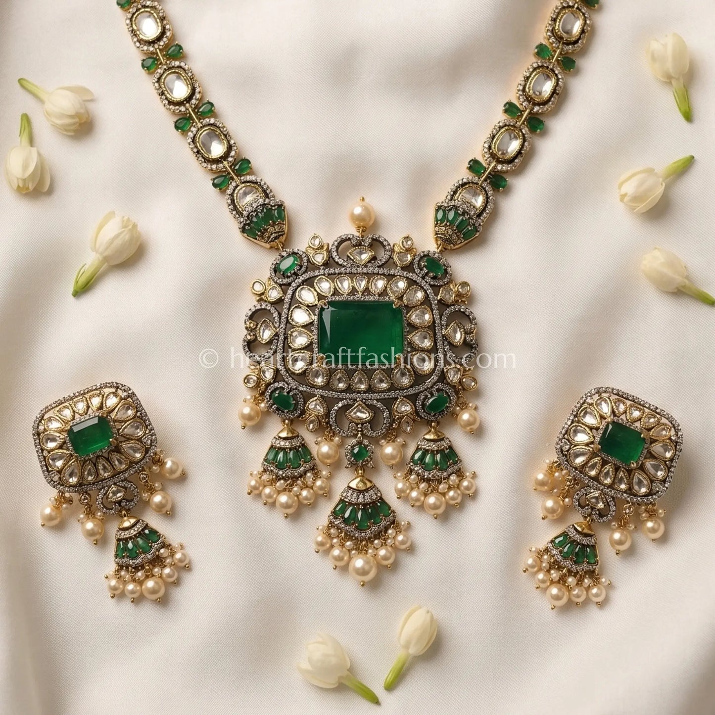 Green Doublet Sunehri Kundan Set