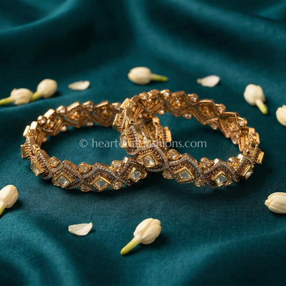 Geometric Sunehri Kundan Bangles