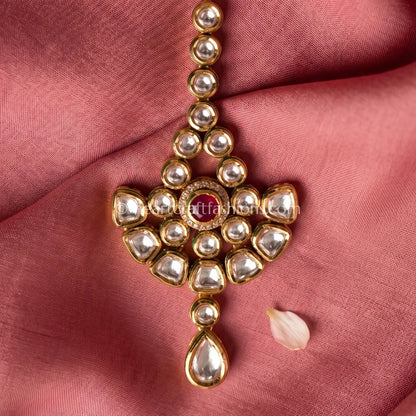 Gulnaar Ruby AC Kundan Maang Tikka