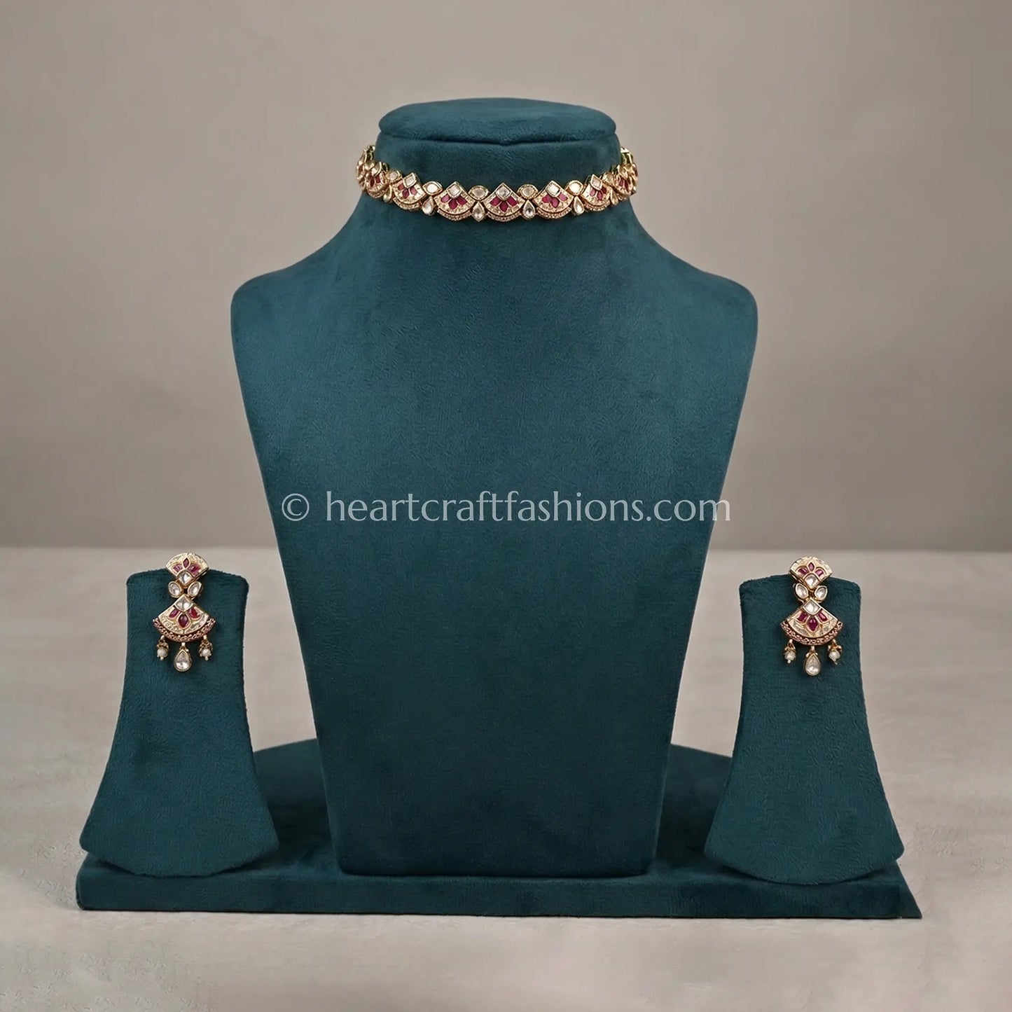 Gulnaar Sunehri Kundan Choker Set