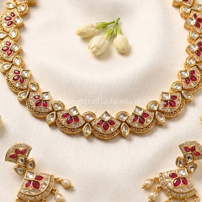 Gulnaar Sunehri Kundan Choker Set