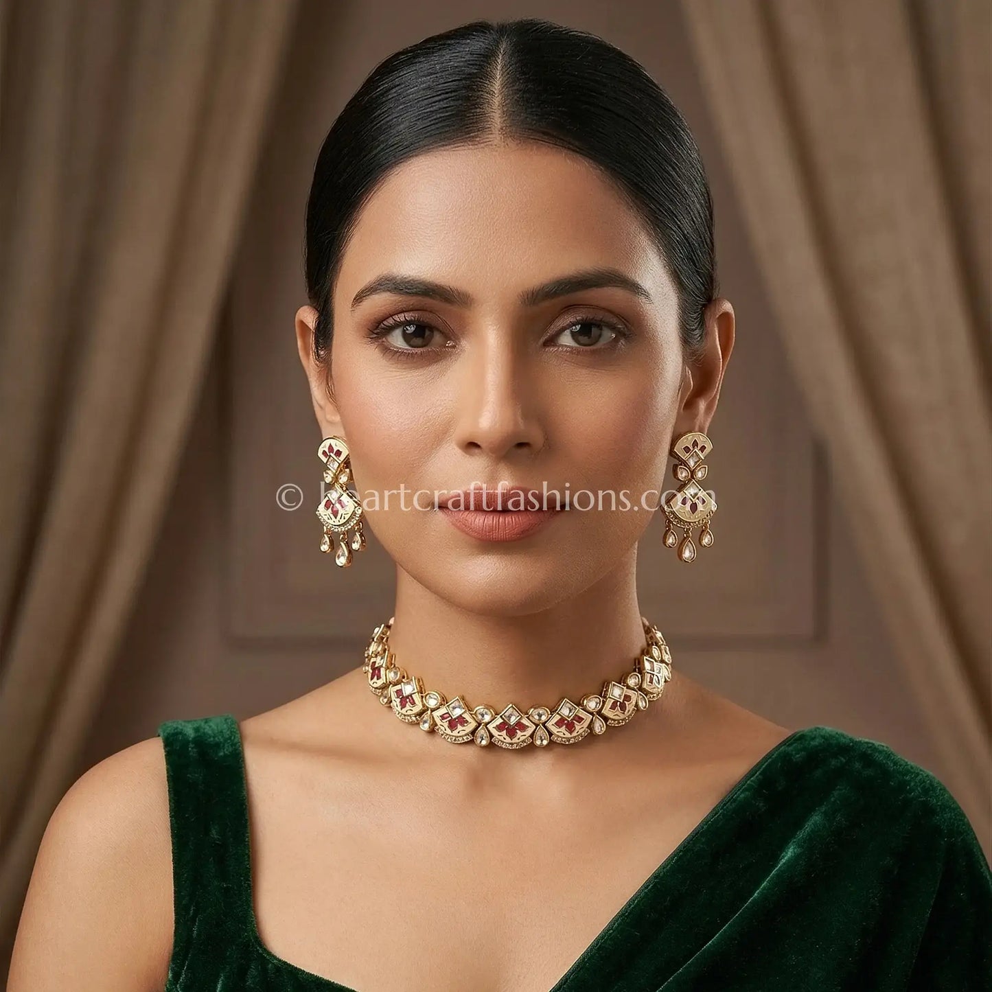Gulnaar Sunehri Kundan Choker Set