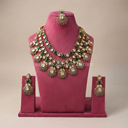 Maharani Sunehri layered Emerald Aura