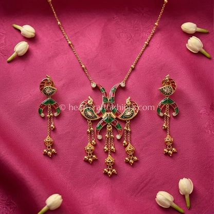Mayur Rang Amrapali Pendant Set