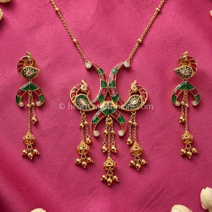 Mayur Rang Amrapali Pendant Set