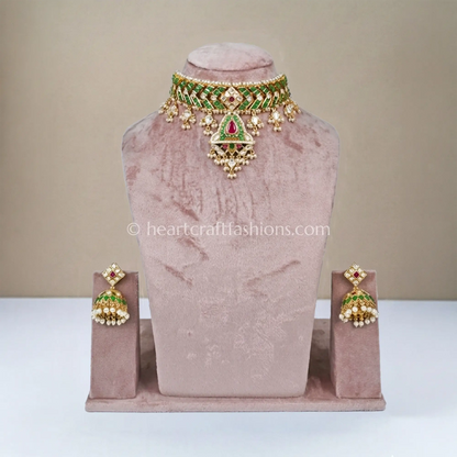 Meera Sunehri Kundan Jadau Choker Set