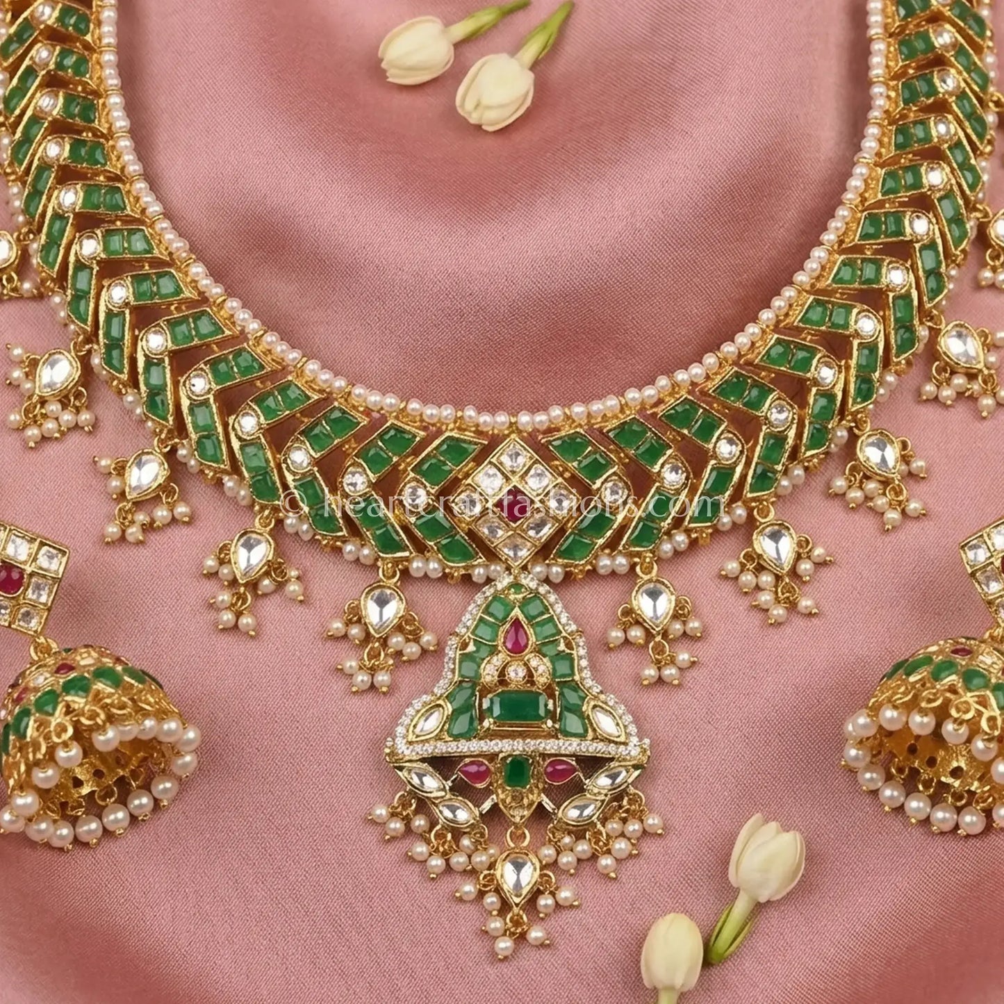 Meera Sunehri Kundan Jadau Choker Set