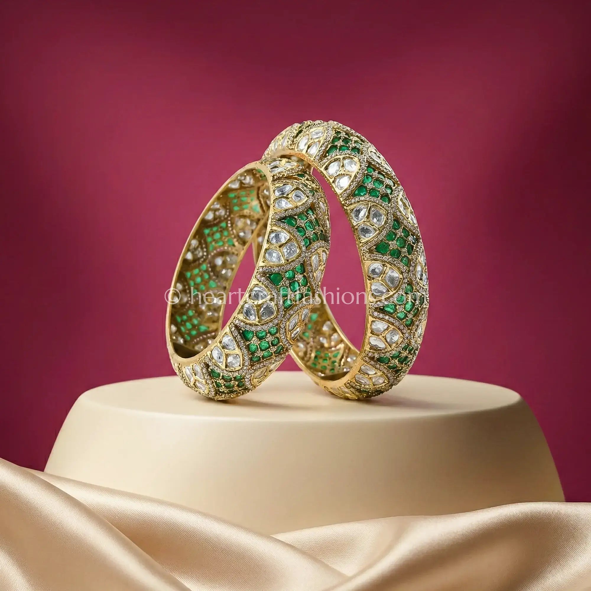 Mehira Emerald Sunheri Kundan Bangles