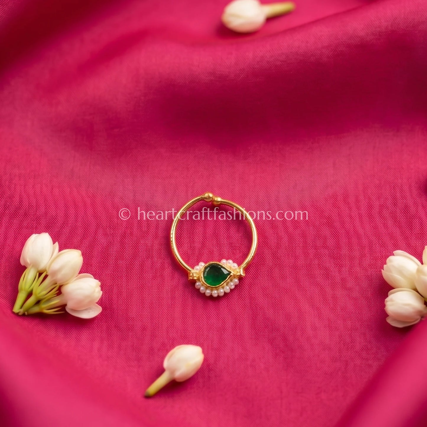 Minimal Emerald Teardrop Pachi Kundan Ring Nath
