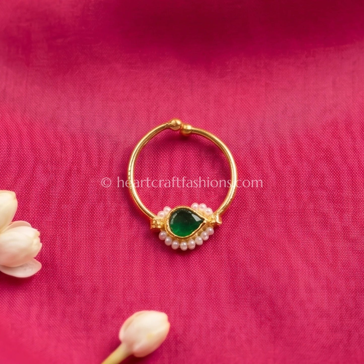 Minimal Emerald Teardrop Pachi Kundan Ring Nath