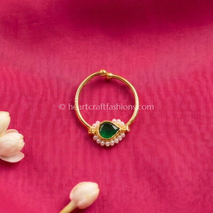 Minimal Emerald Teardrop Pachi Kundan Ring Nath
