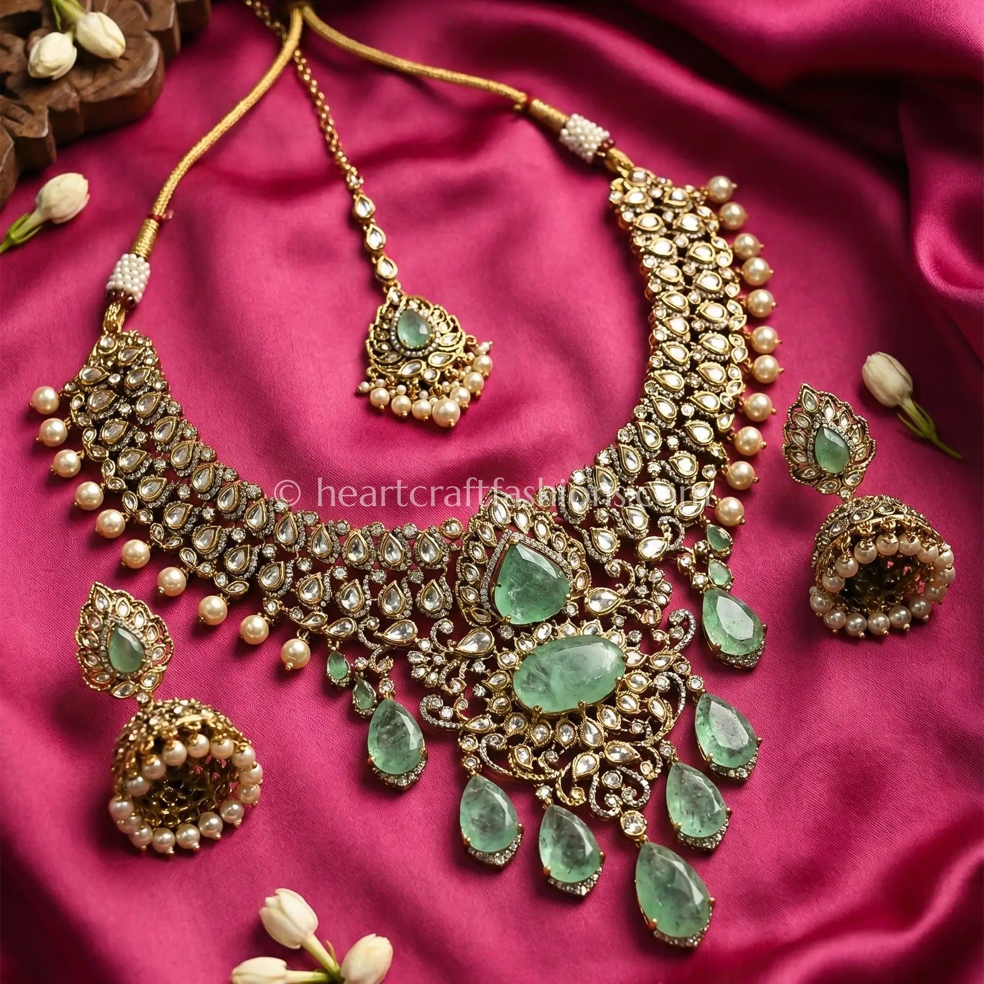 Mint Noor Sunehari Kundan Set