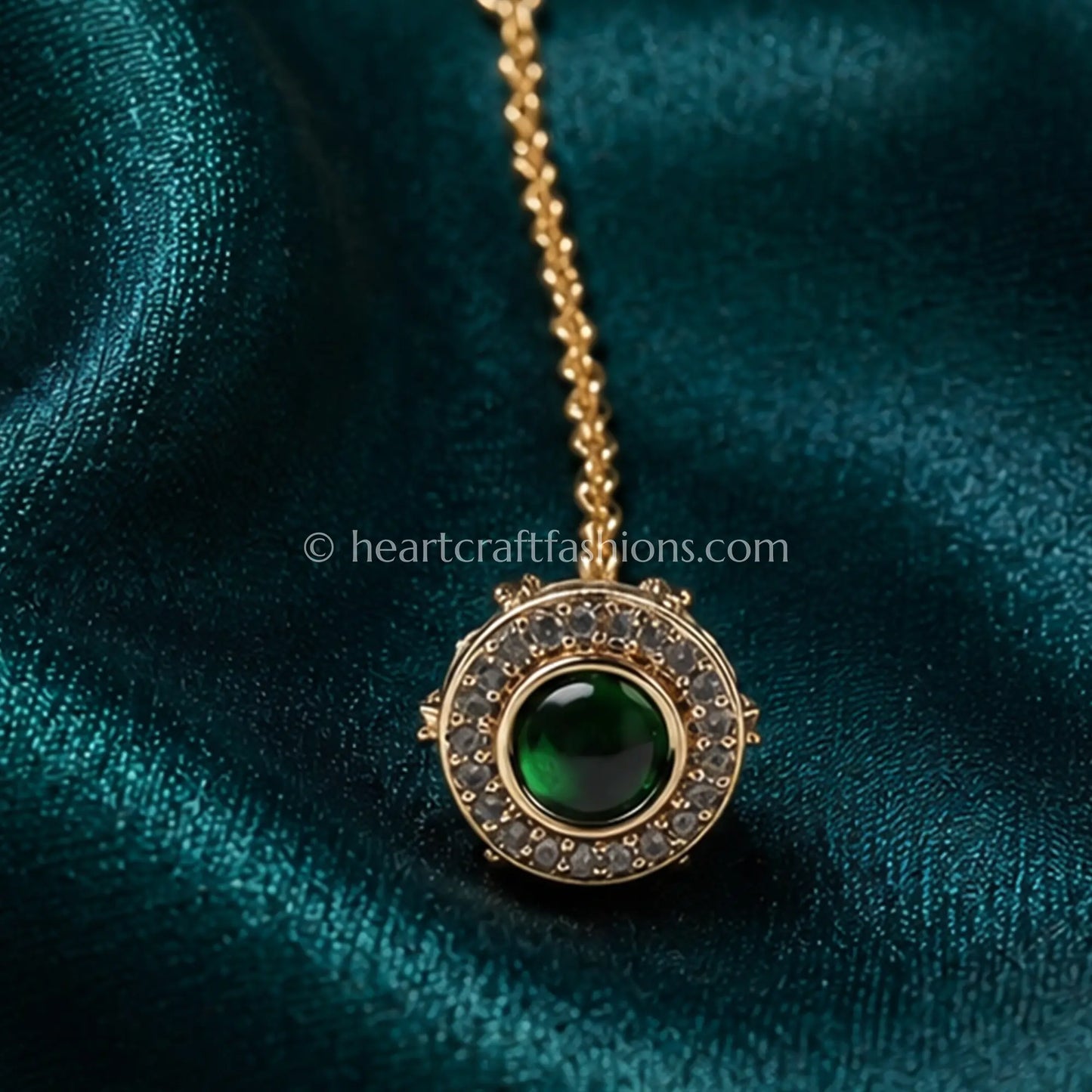 Moissanite Emerald Halo Mini Borla