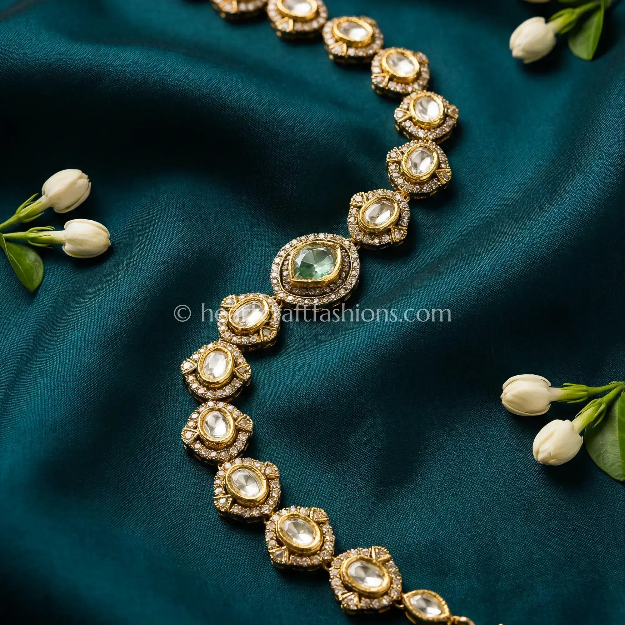 Noor Oval Moissanite Kundan Bridal Sheeshpatti
