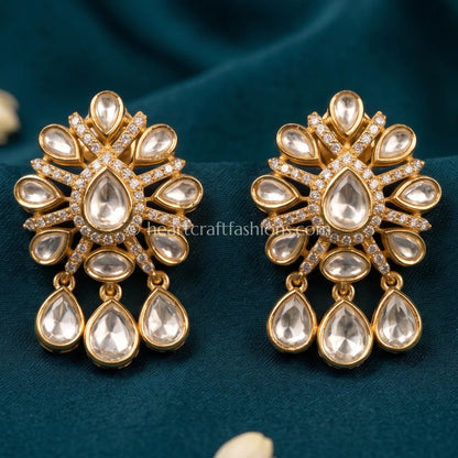 Noor Sunehri Kundan Stud Earrings