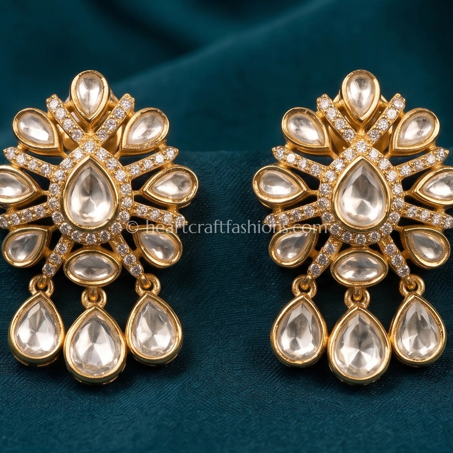 Noor Sunehri Kundan Stud Earrings