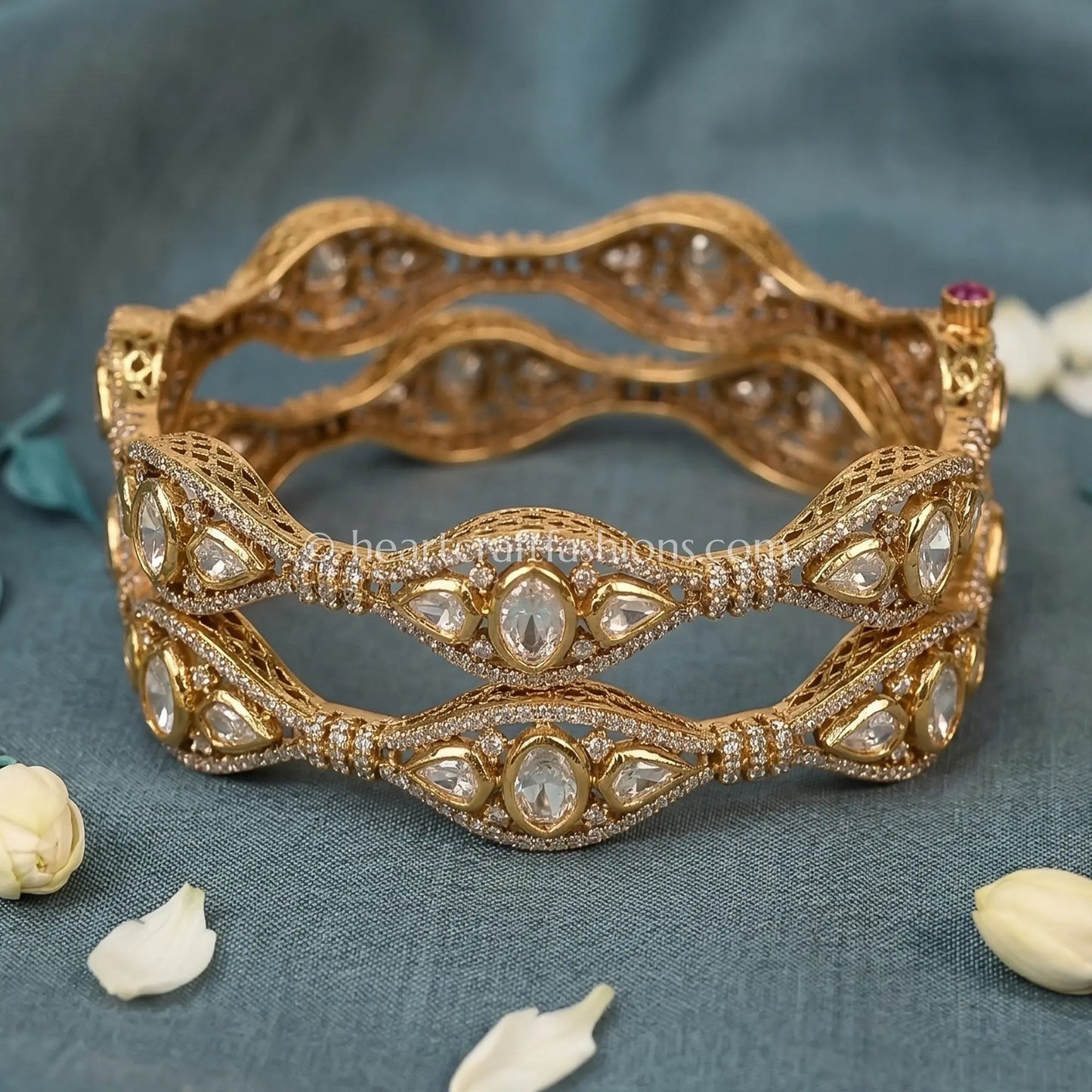 Nooreh Chandni Sunehri Kundan Patla