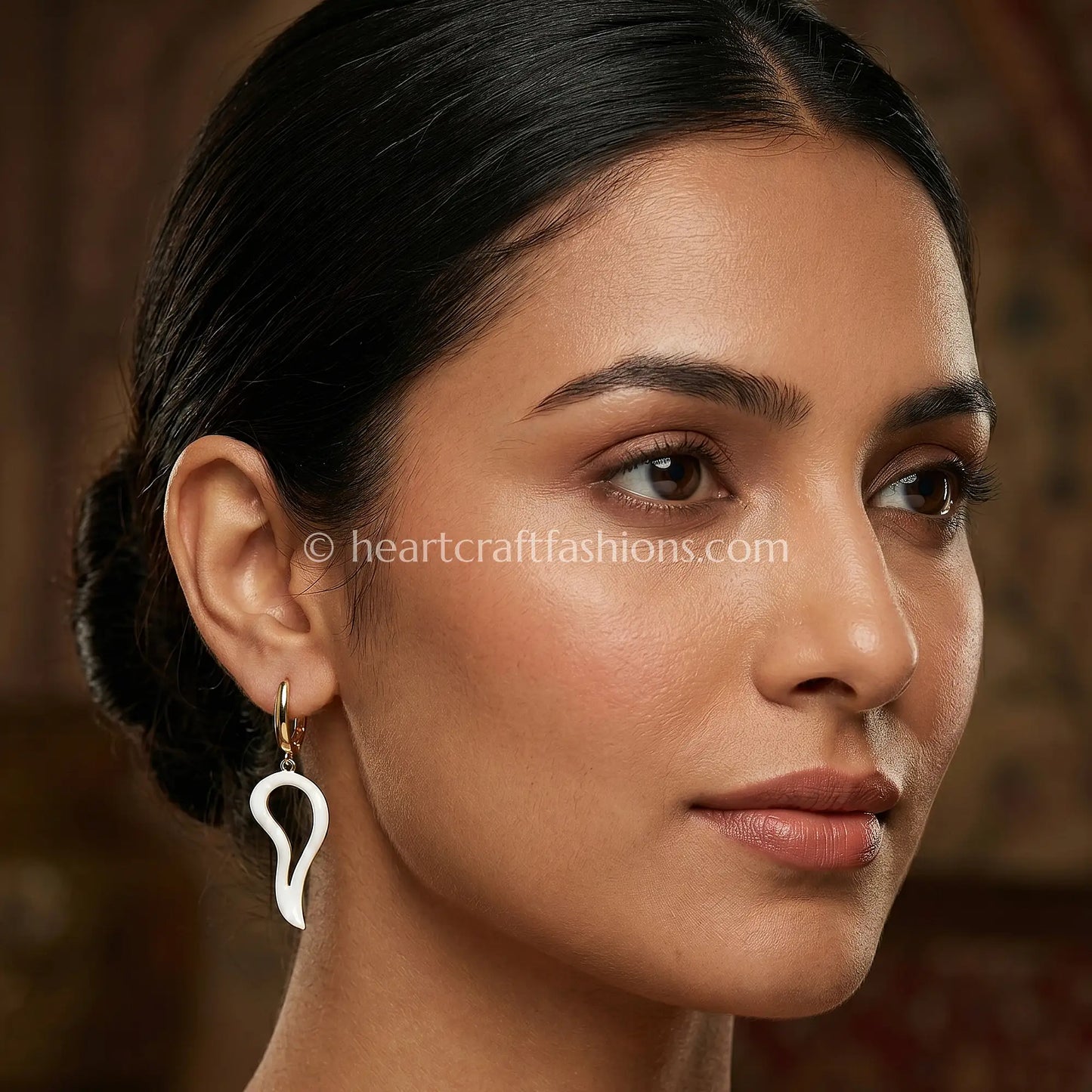 Pure Silver Minimalist Wave Drop Earrings – Hallmarked White Enamel & Gold