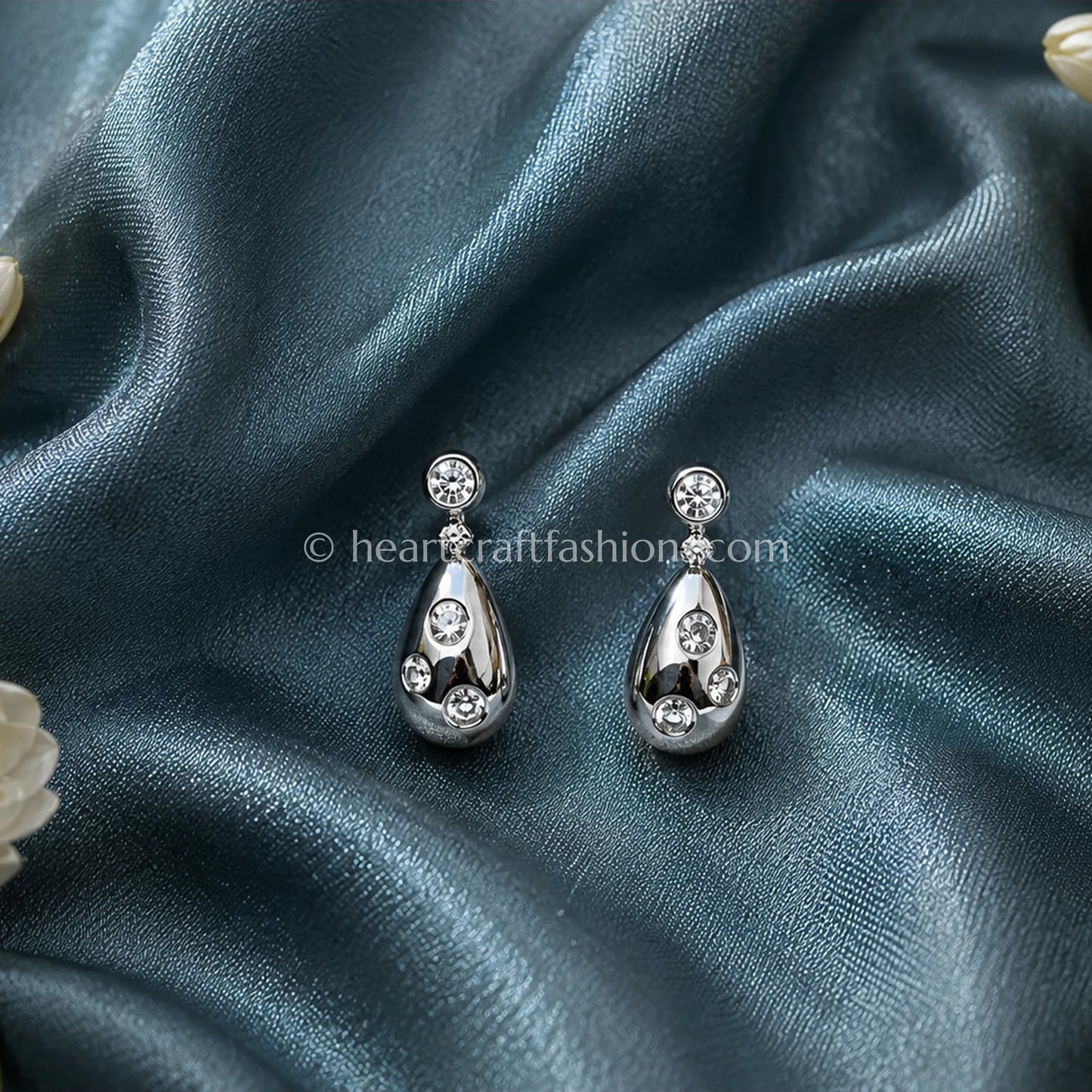 Pure Silver Star-Set Dewdrop Earrings – Hallmarked Luminous Finish